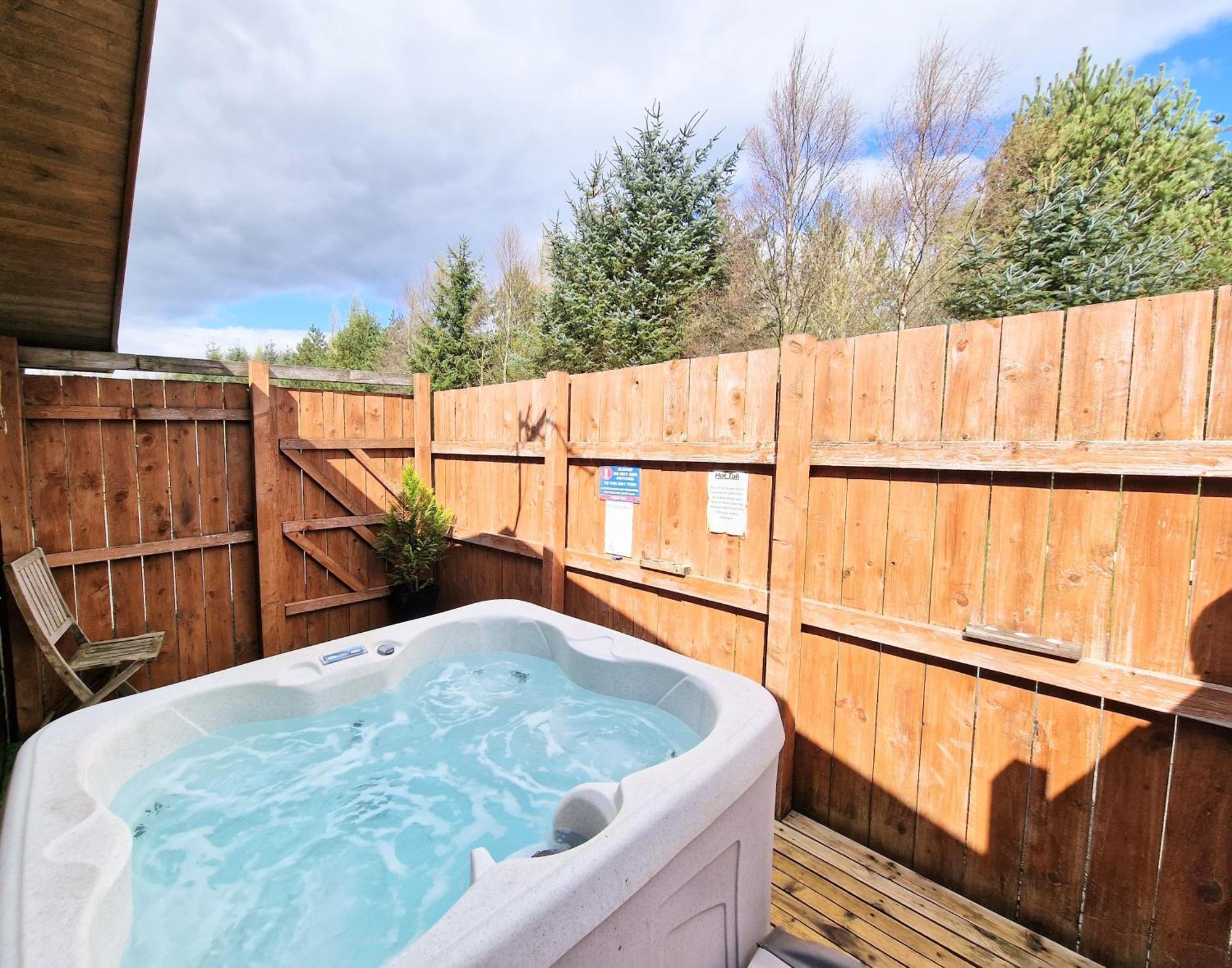 Willa Ochil 8 With Private Hot Tub - Fife - Loch Leven - Lomond Hills Kelty Zewnętrze zdjęcie